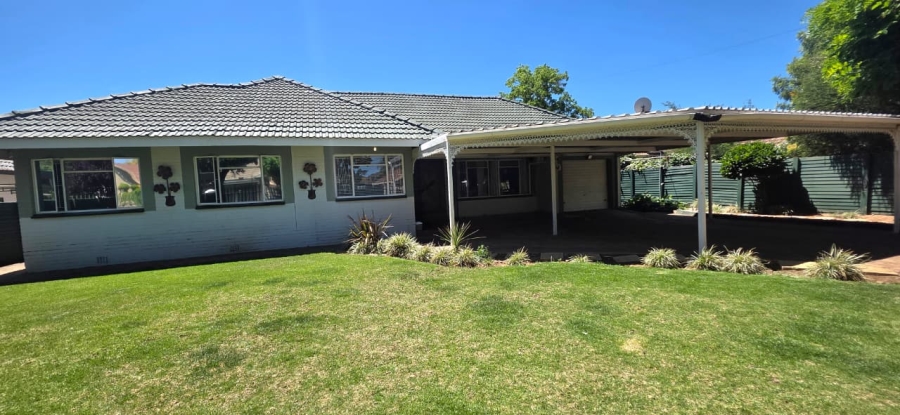 4 Bedroom Property for Sale in Naudeville Free State